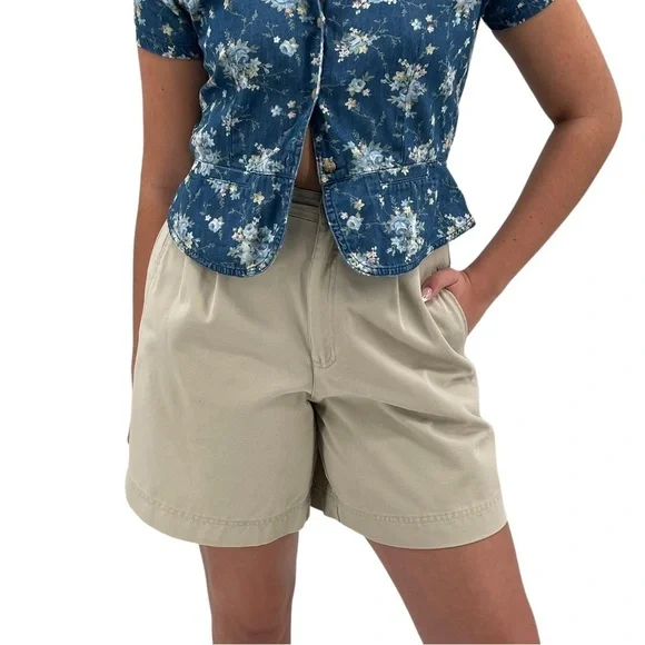 Vintage 90s LizSport High Waisted Mom Shorts Tan Chino Pleated Front | 27" Waist - Picture 1 of 8